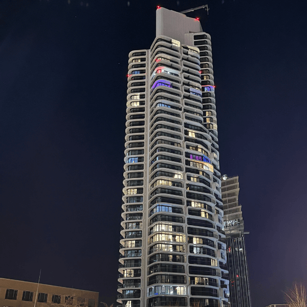 Hochhaus vom Skyline Plaza Frankfurt aus fotogrfiert