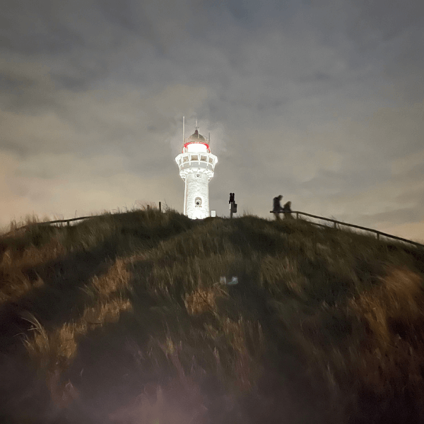 Leuchtturm in Egmond aan Zee am Abend
