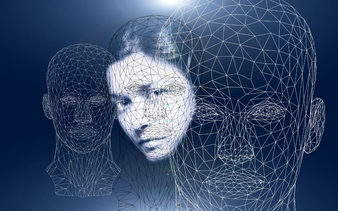 Frau mit mehreren Gesichtern im Computerstyle zum Thema Selektive Wahrnehmung